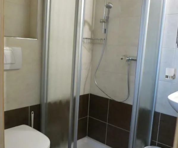 Haus Daniela Pensión 3*